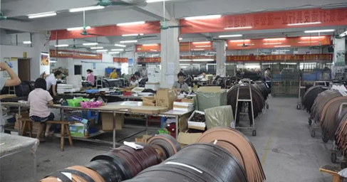 找真皮皮帶專用皮革膠水，就用多正皮革膠水。3